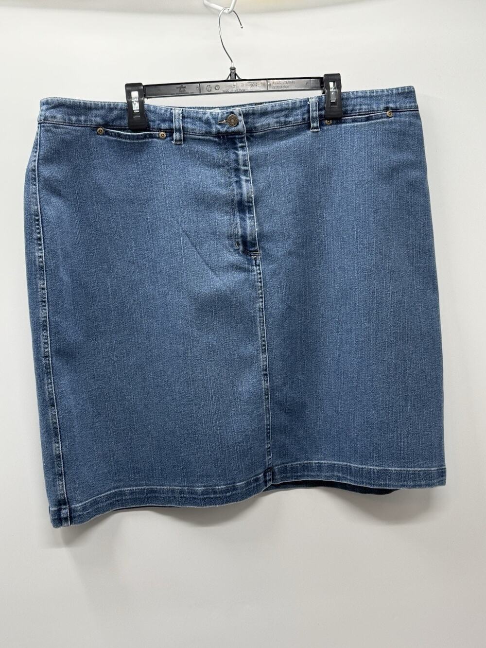 Jones Jeans Women’s Skirt Denim Blue Jean Size 24W Casual Comfort, Zip Button